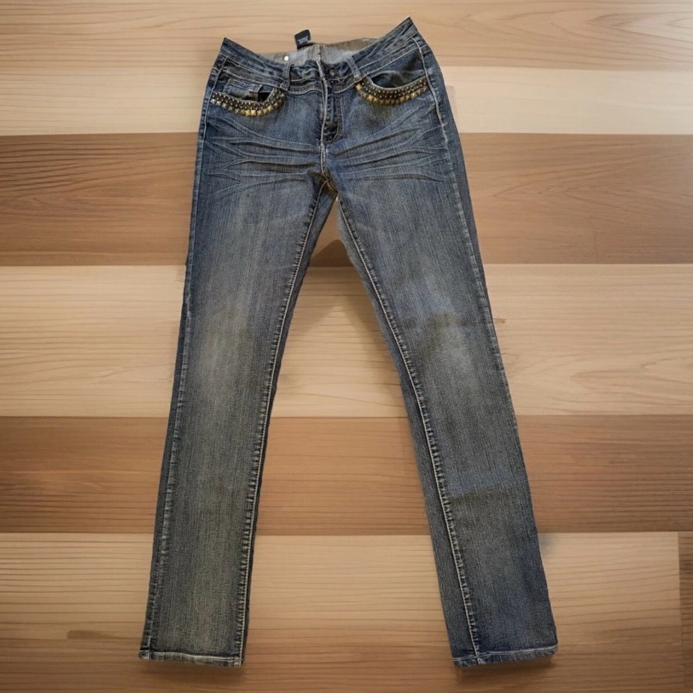SUKO Women’s Mid Rise Blue Jeans (waist 30) Studded Pockets Straight Leg Size 8